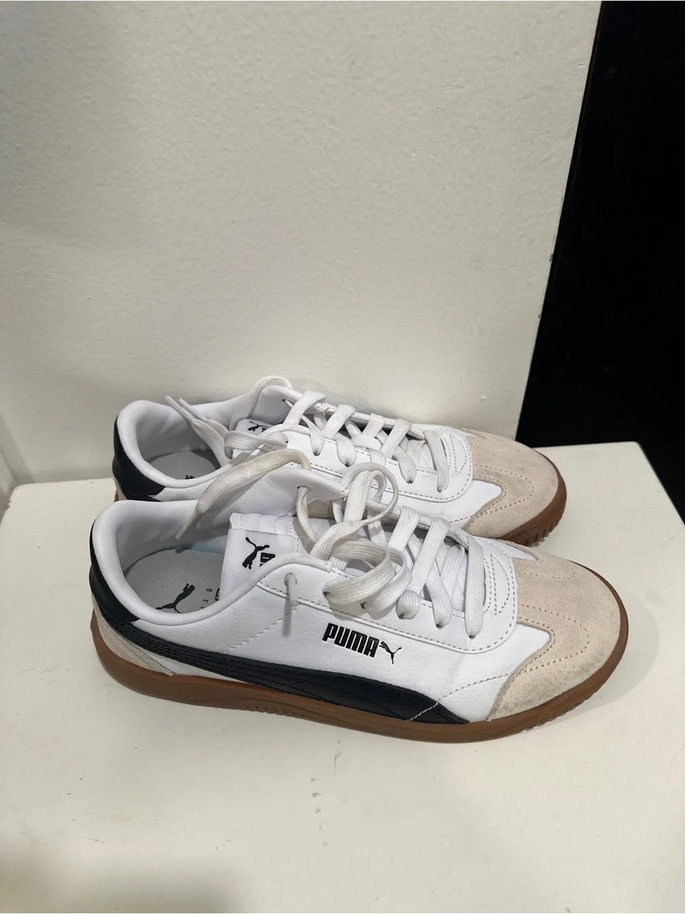 Pumas women’s Club 5v5Sneaker size 7 GUC